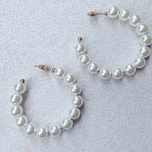 NEW Pearl earring open hoops